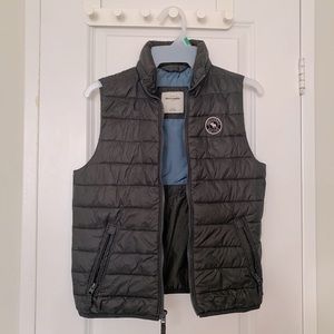 A&F boys light puffer vest